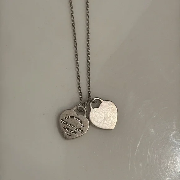 Tiffany Double Heart Tag Pendant
in Silver, Mini - Picture 5 of 10